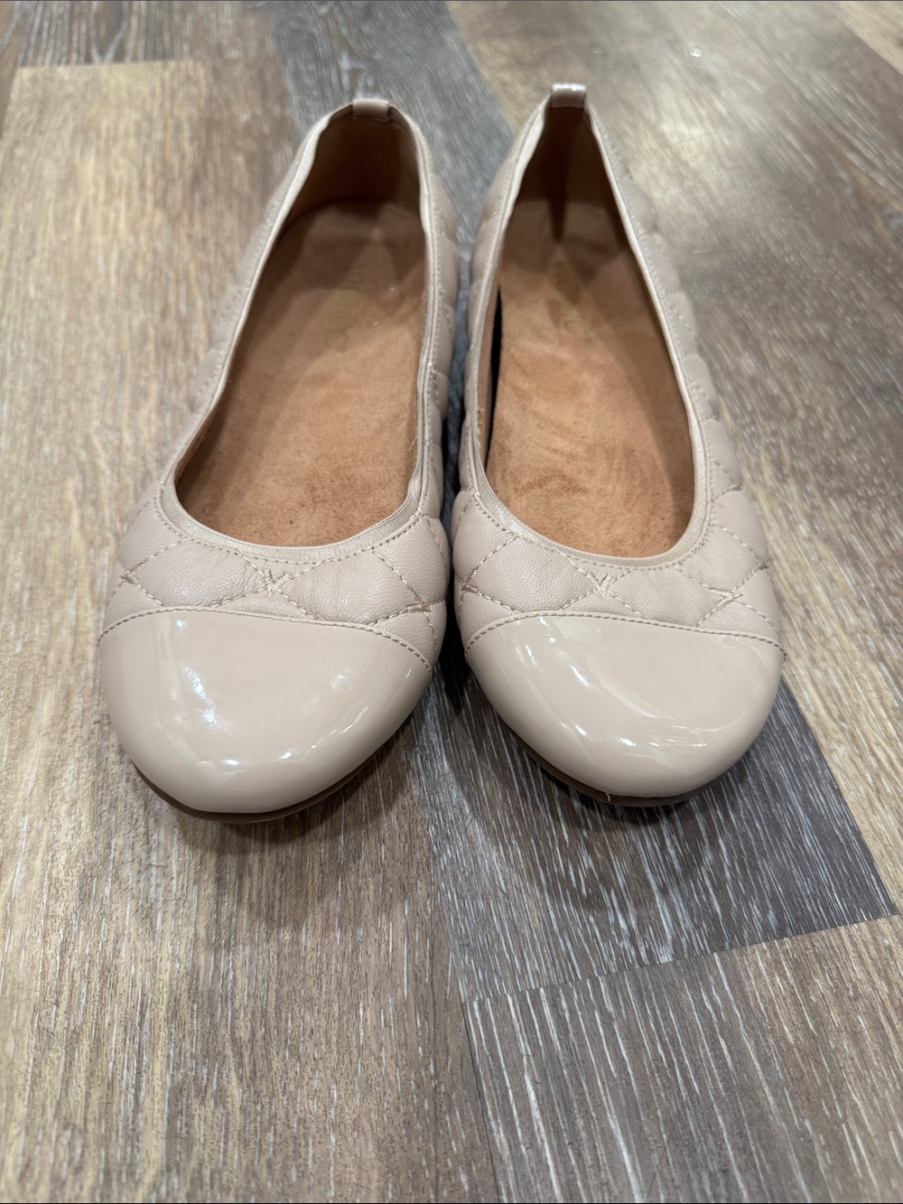Like new, Vionic- Desiree loafers, size 6.5 - Picture 2 of 7